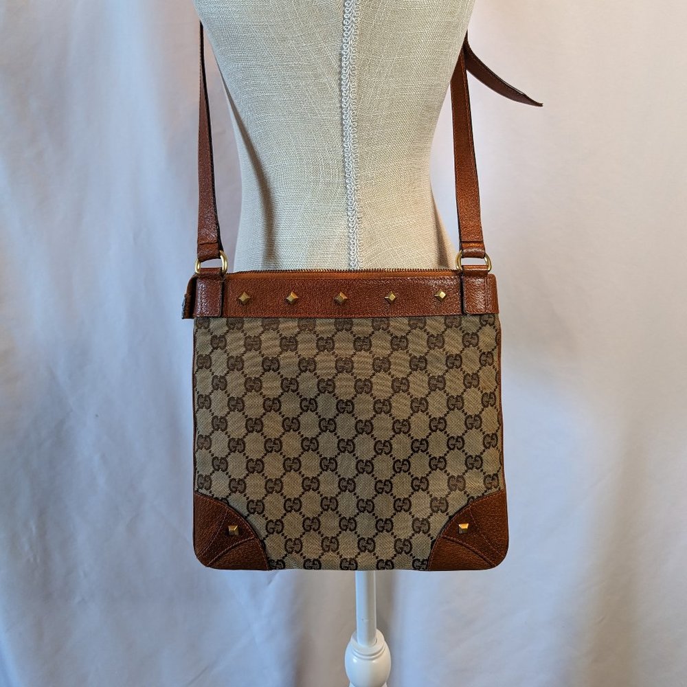 GUCCI Studded Flat Messenger Bag - Picture 2 of 11
